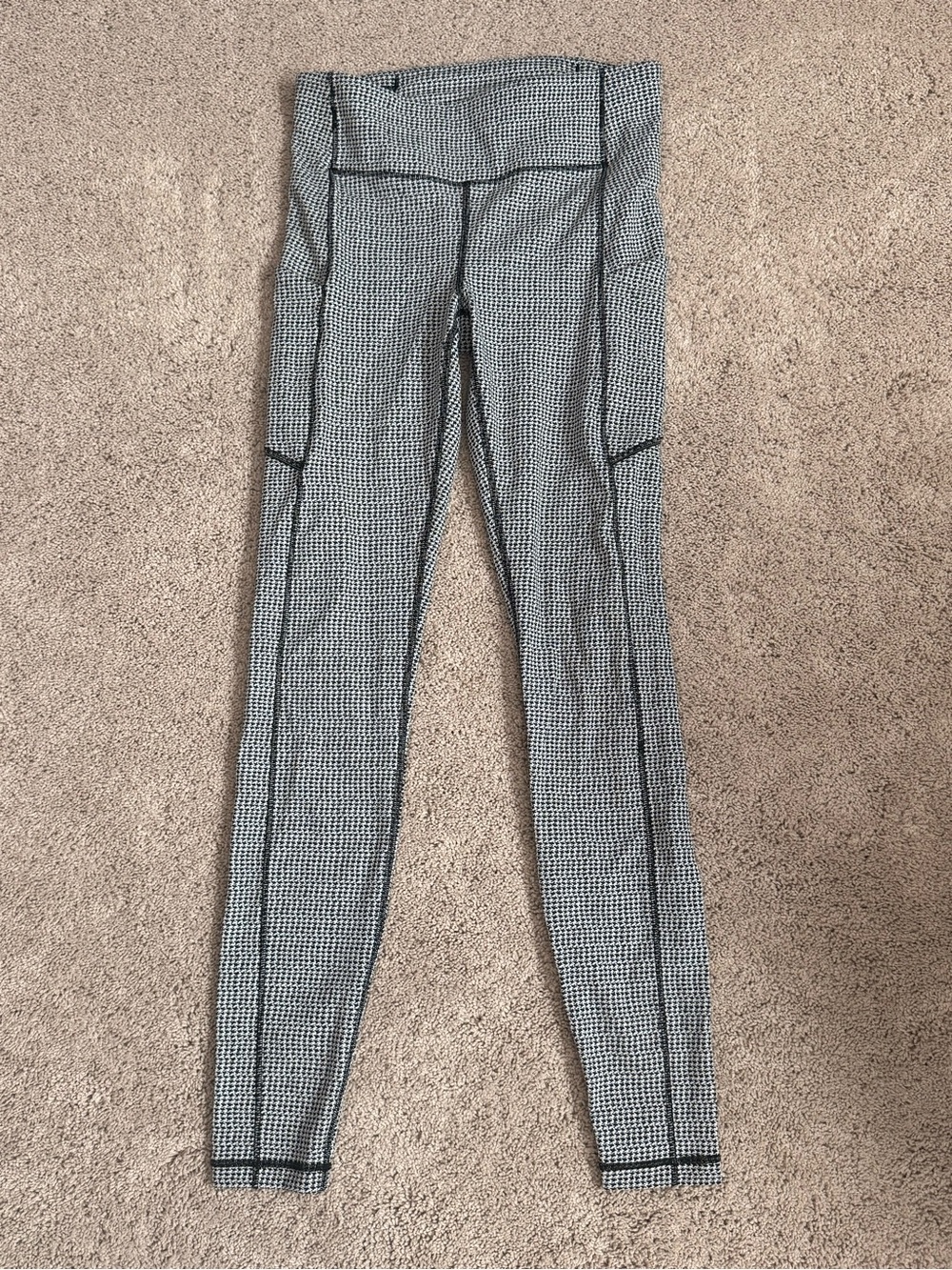 Lululemon size 6 herringbone leggings